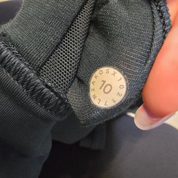 Lululemon Sweat Your Heart Out Bra In Submarine 10 Strappy Criss Cross Back - Picture 8 of 8